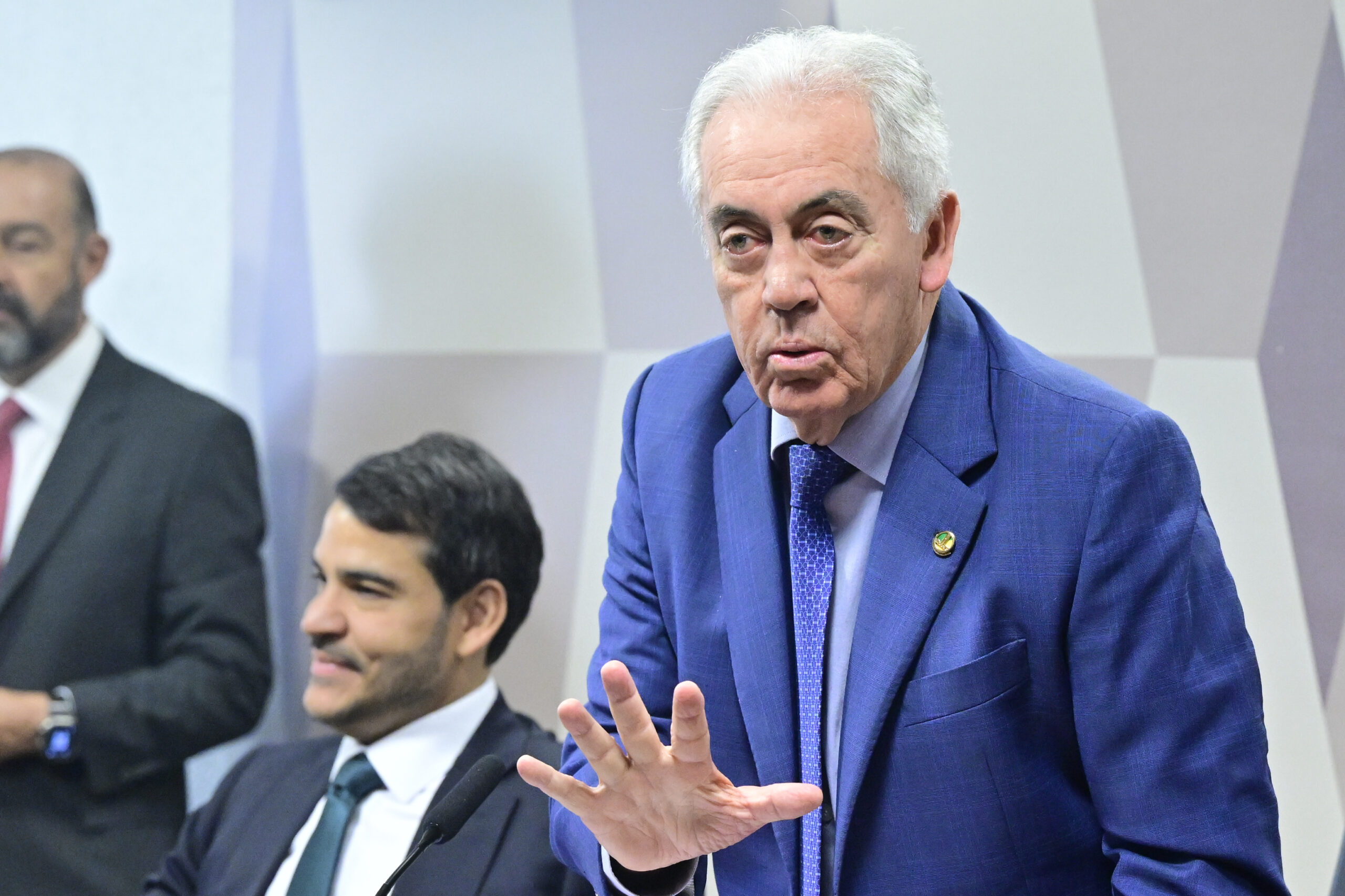 e-mail Eleições 2026 Alexandre Garcia CCJ do Senado Vídeo: “Caetano Veloso nunca