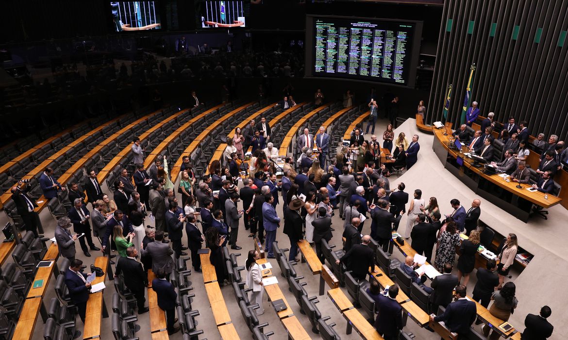 tentativa de golpe de Estado ligados ao 8 de janeiro de 2023. No Senado, foram 4