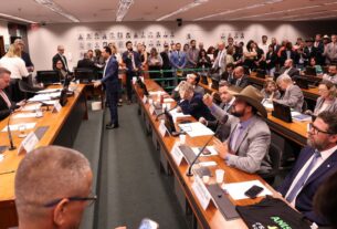 60 dias os mandatos dos deputados Marcos Pollon (PL-MS), Marcel van Hattem (Novo