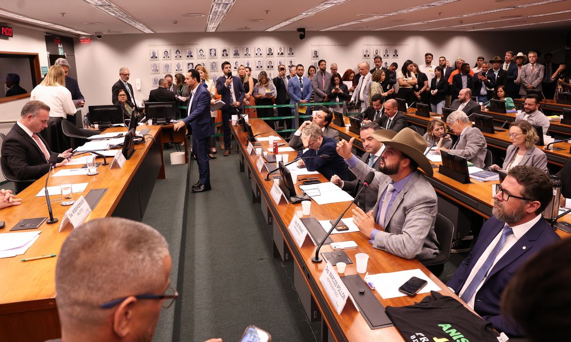 60 dias os mandatos dos deputados Marcos Pollon (PL-MS), Marcel van Hattem (Novo