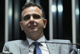 Rodrigo Pacheco se filia ao PSB
