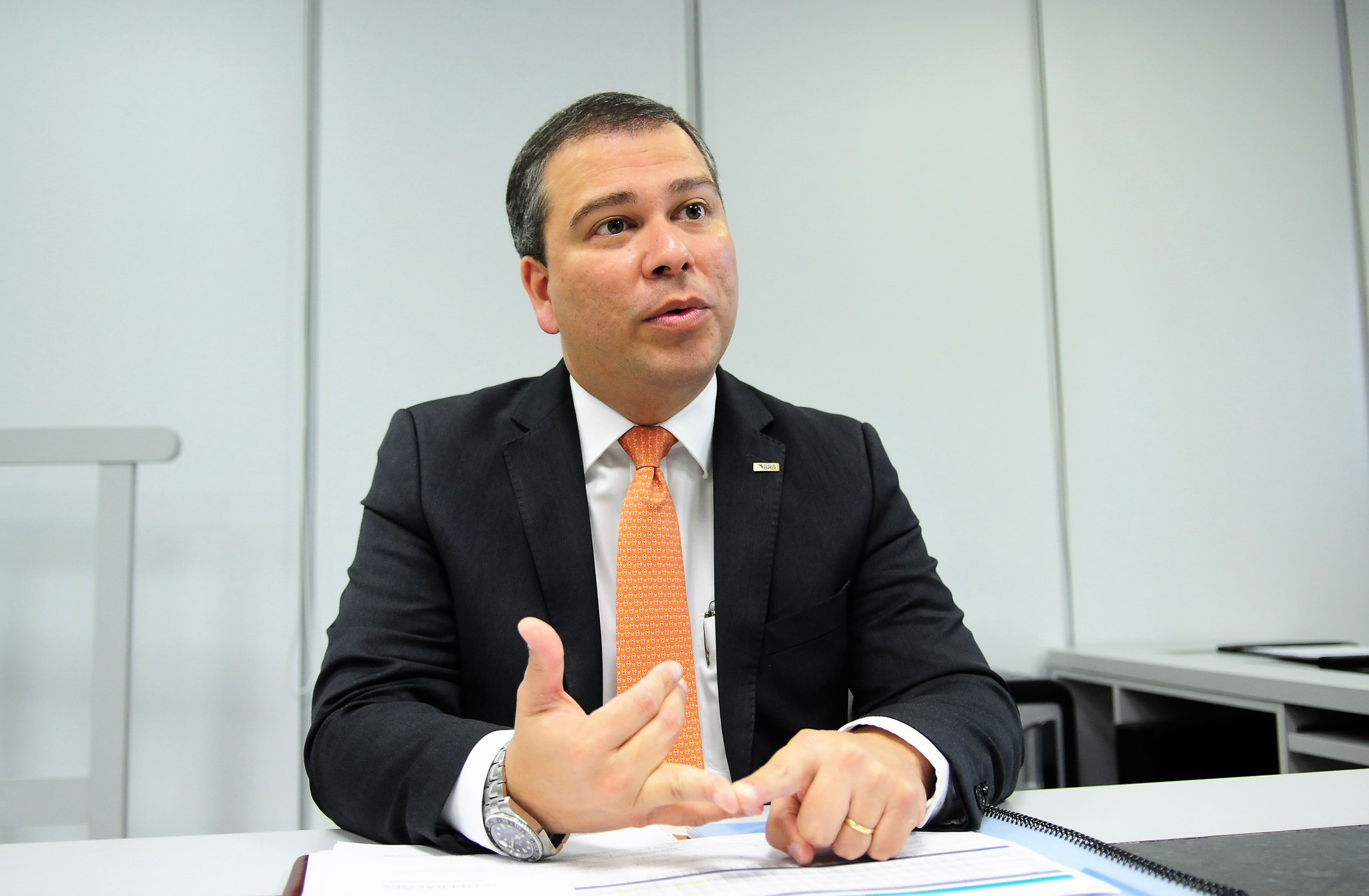 Mendonça transfere ex-presidente do BRB para Papudinha