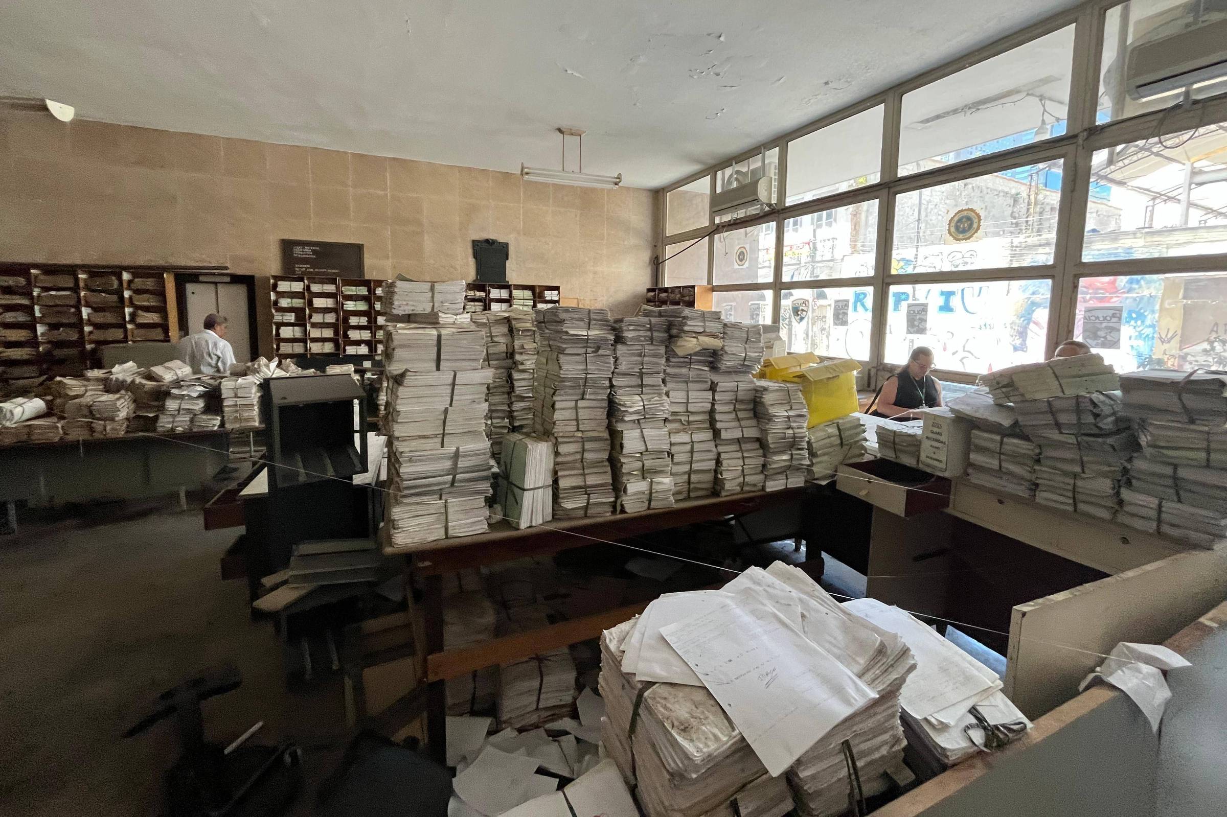 Documentos históricos encontrados no antigo IML do Rio de Janeiro - Divulgação/Marcelo Del Negri/MPF-RJ