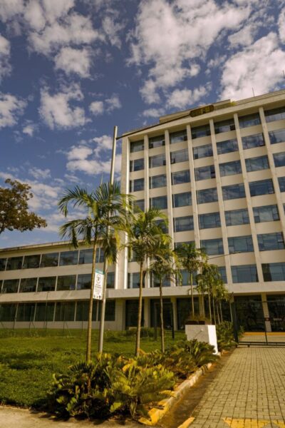 Alunos da USP aprovam fim da greve após quase dois meses