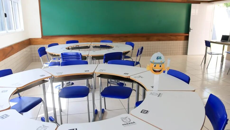 Fundepar investiga construtora após contratos de R$ 2,7 milhões não resultarem em obras em 13 escolas estaduais do Paraná.