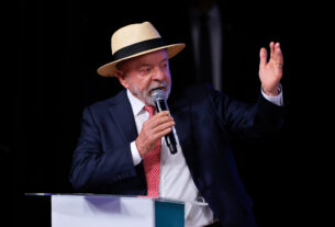 Lula pede que população “não vacile” com celular na rua para evitar roubos