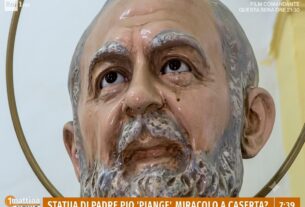 Estátua de São Padre Pio aparentemente apresentou uma lágrima de sangue escorrendo pelo rosto (Foto: Reprodução/https://www.youtube.com/@rai