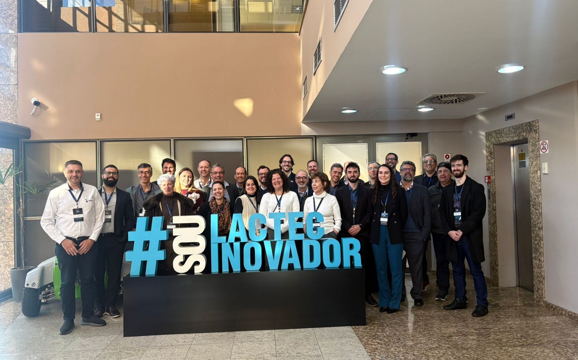 A colaboração entre ciência e indústria acelera o desenvolvimento de soluções inovadoras para os desafios tecnológicos do Brasil