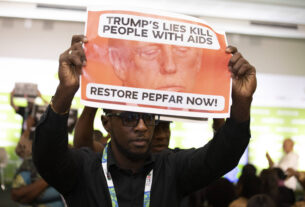 Ativistas protestam contra política dos EUA e pedem PEPFAR em conferência de Aids no Rio