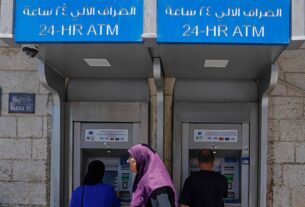 Bancos israelenses ameaçam cortar elos financeiros e isolar a economia palestina na Cisjordânia
