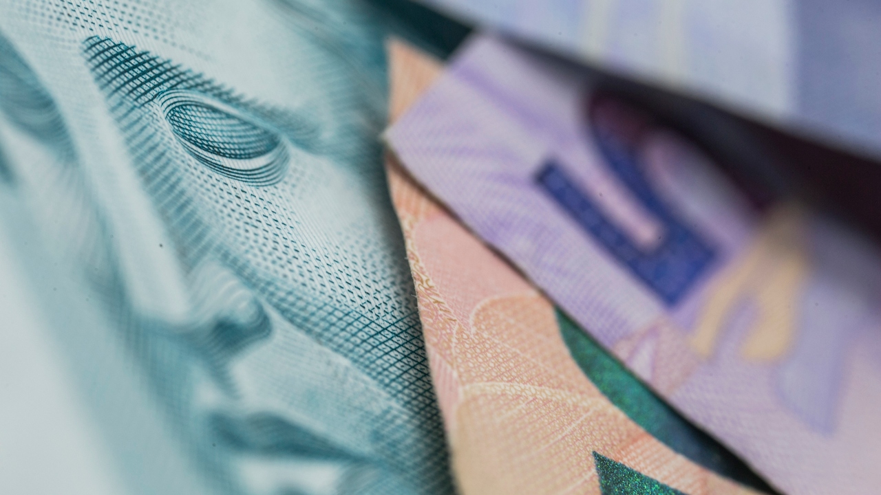 Brasil atrai capital estrangeiro com alta de 33% no semestre, superando expectativas do Banco Central