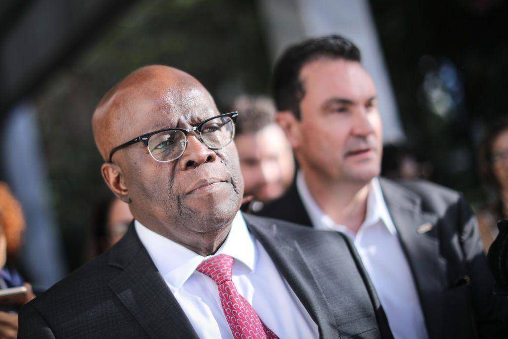 Cenário presidencial: líder do DC apoia possível chapa de Zema com Joaquim Barbosa