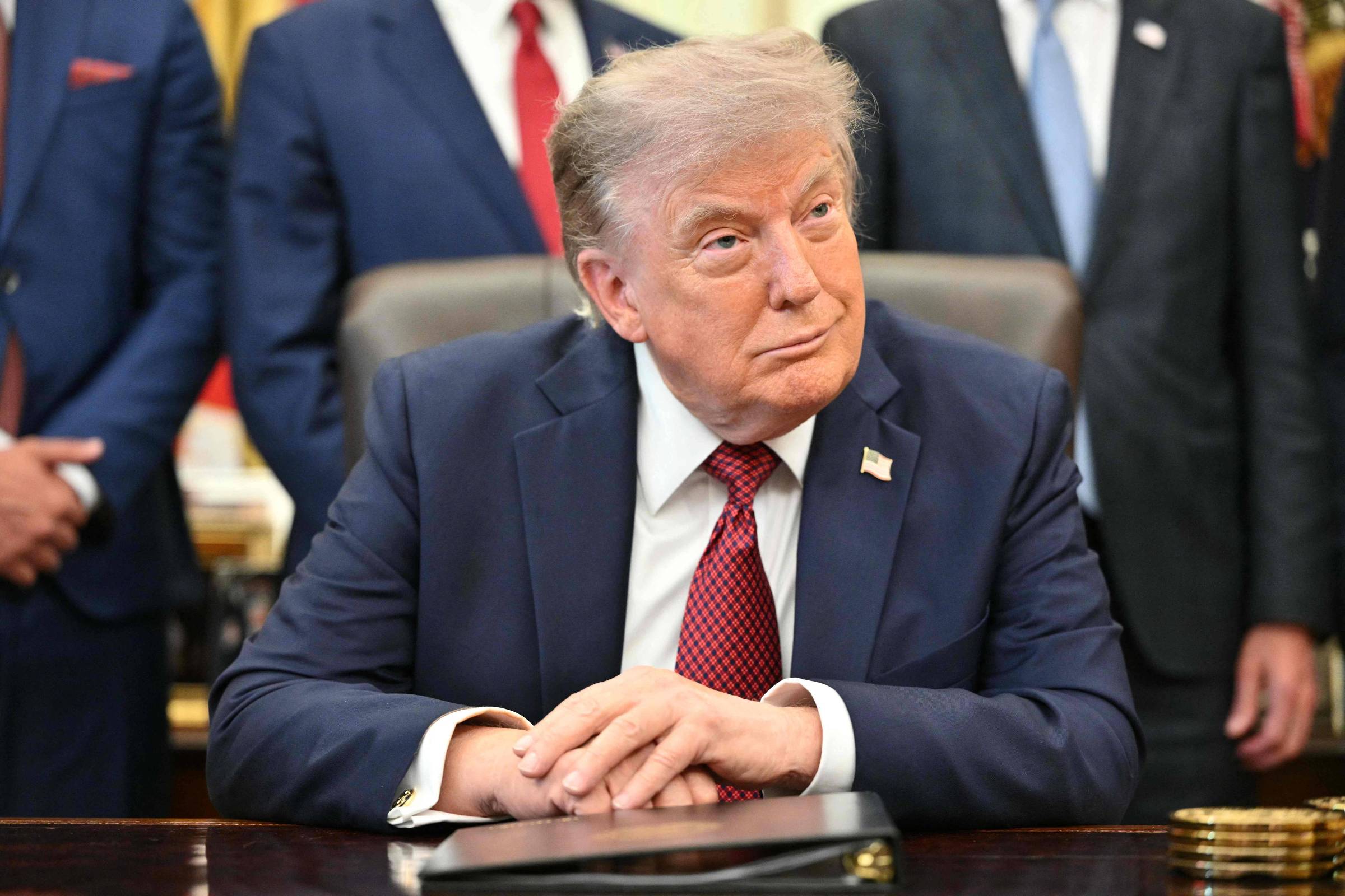 Cortes de subsídios federais por Trump visaram estados democratas, admite governo em documentos