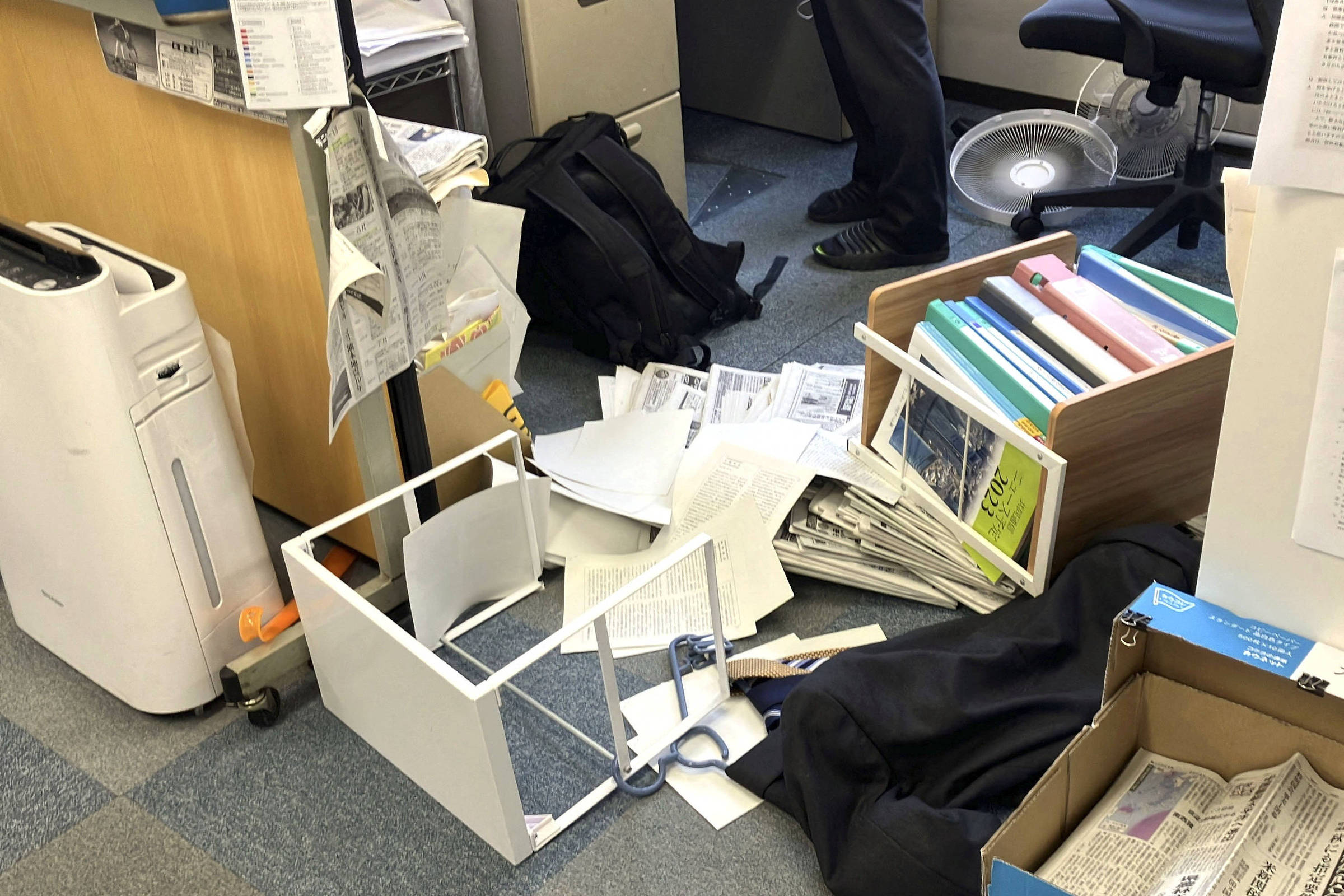Forte terremoto abala Kumamoto, Japão, com feridos e danos generalizados