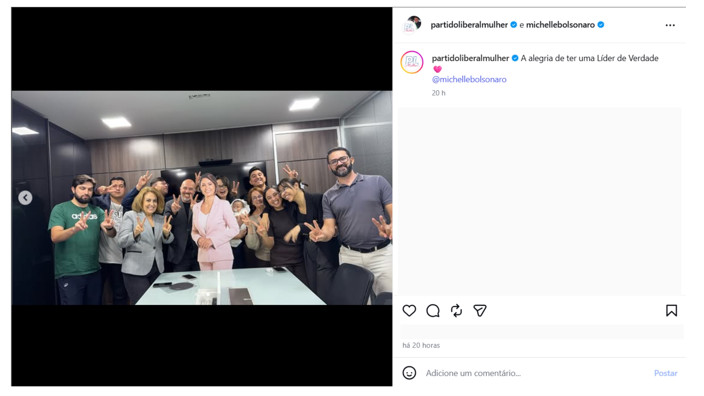 Órgão partidário divulgou foto com versão em papelão da ex-primeira-dama após crise levar a renúncia.