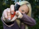 Defesa pessoal feminina: spray de pimenta é medida paliativa, alerta promotora