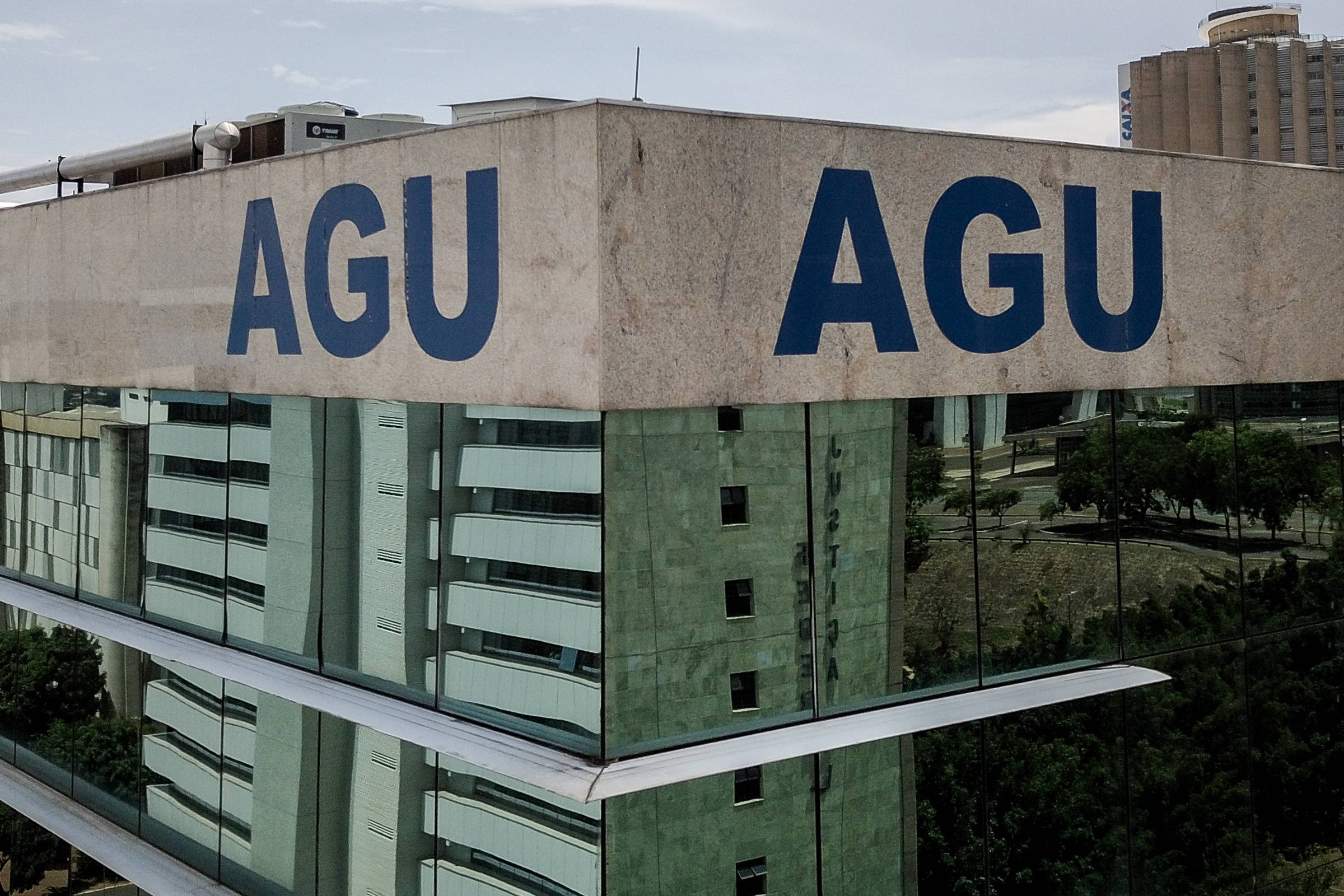 AGU tenta reverter acesso a dados de honorários, gerando embate por transparência
