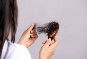 Queda de cabelo no inverno - entenda a ligação com infecções respiratórias como gripe e Covid-19