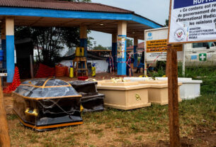 RDC enfrenta desafio crítico com transporte de corpos de vítimas de ebola, alerta ONU