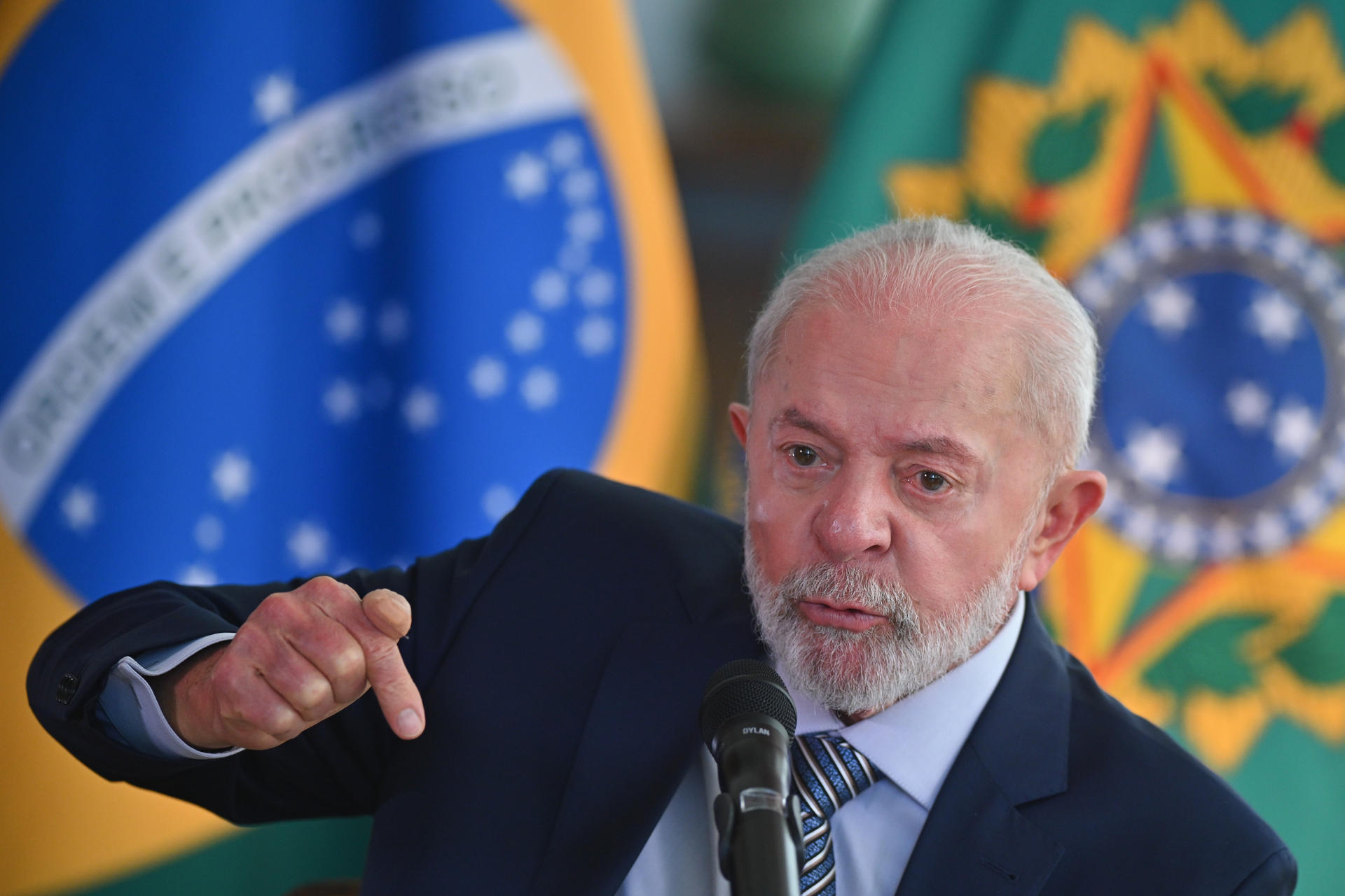 Lula confronta 'tarifaço' dos EUA, exige respeito e defende a soberania brasileira