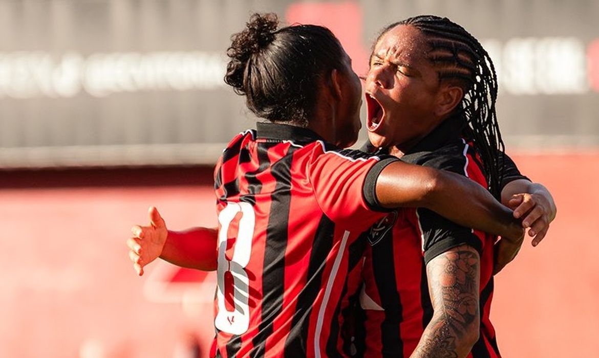 Vitória vence Botafogo e tira time carioca da lanterna do Brasileiro Feminino