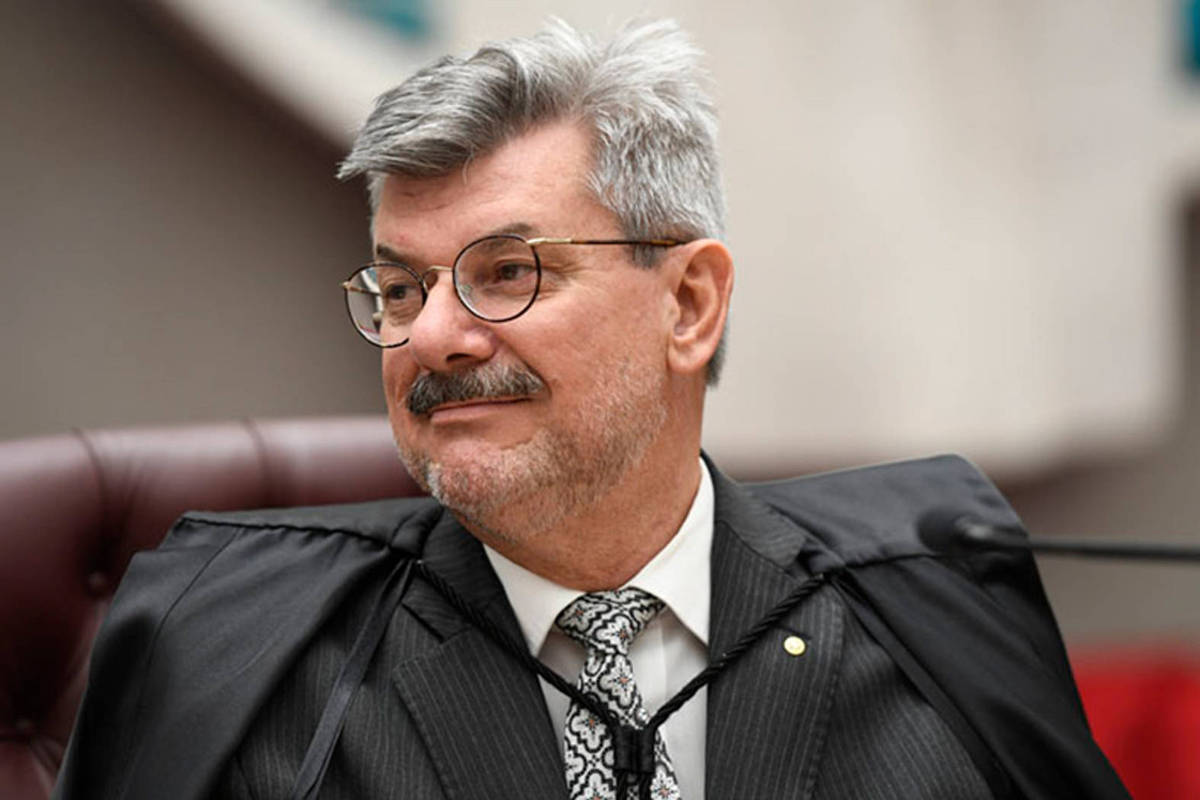 Defesa de ministro Buzzi apresenta laudo de disfunção erétil e pede absolvição em caso de assédio sexual no STJ