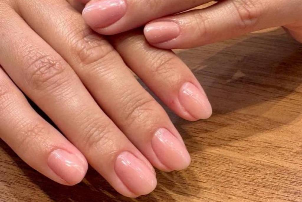 Unhas naturais: a estética minimalista que virou símbolo de status e acende debate social