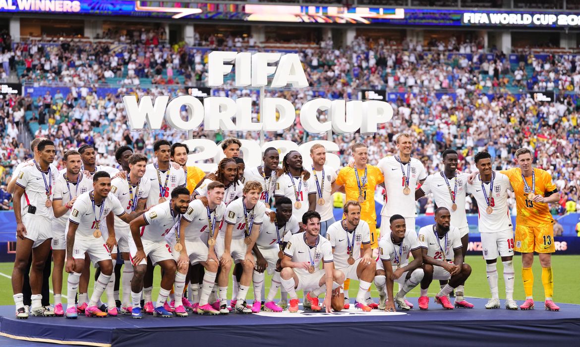 Inglaterra conquista terceiro lugar na Copa do Mundo em duelo de dez gols e Mbappé faz história
