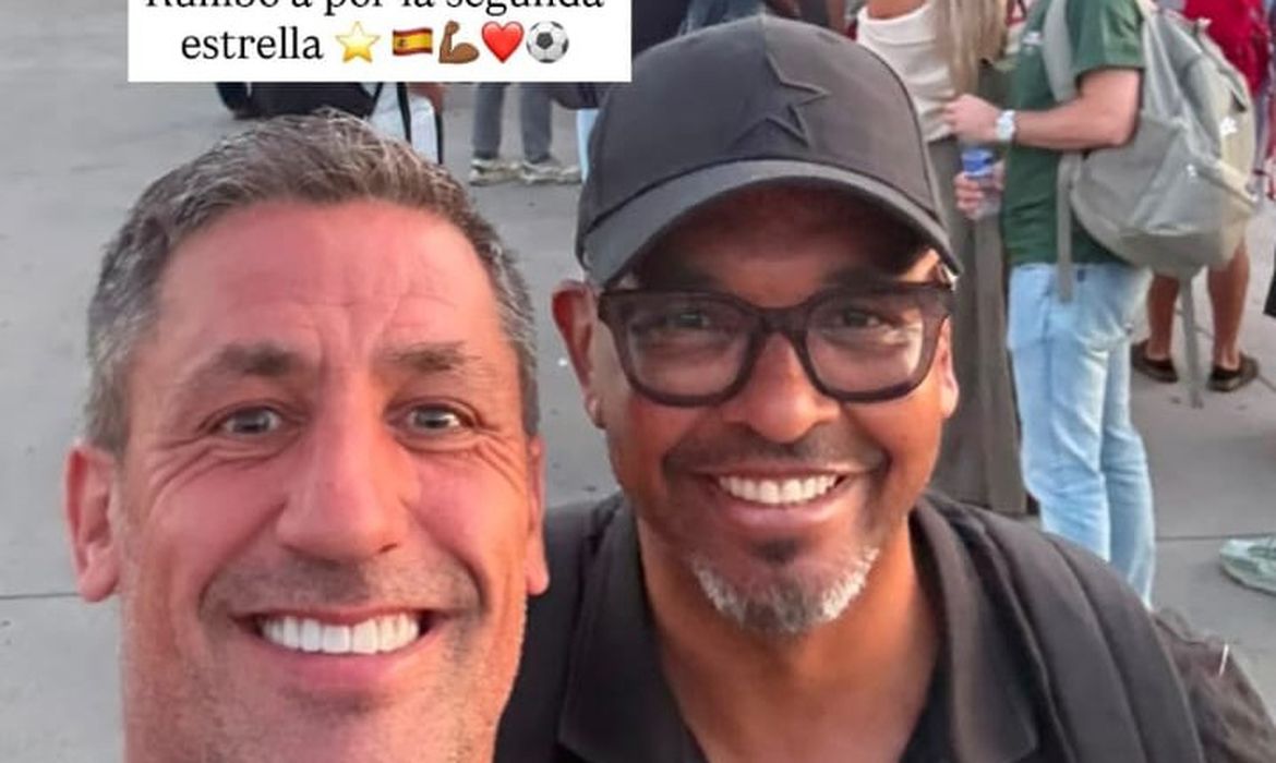 Campeão mundial Joan Capdevila supera veto e embarca para a final da Copa nos EUA
