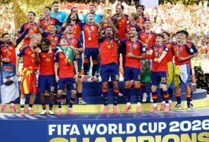 Espanha entra para a história com bicampeonato da Copa do Mundo sobre a Argentina