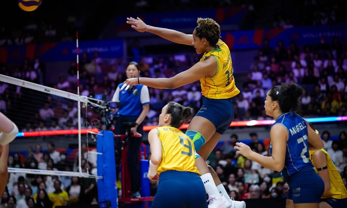 Vôlei feminino: Brasil encara Japão em busca de vaga inédita nas semifinais da Liga das Nações