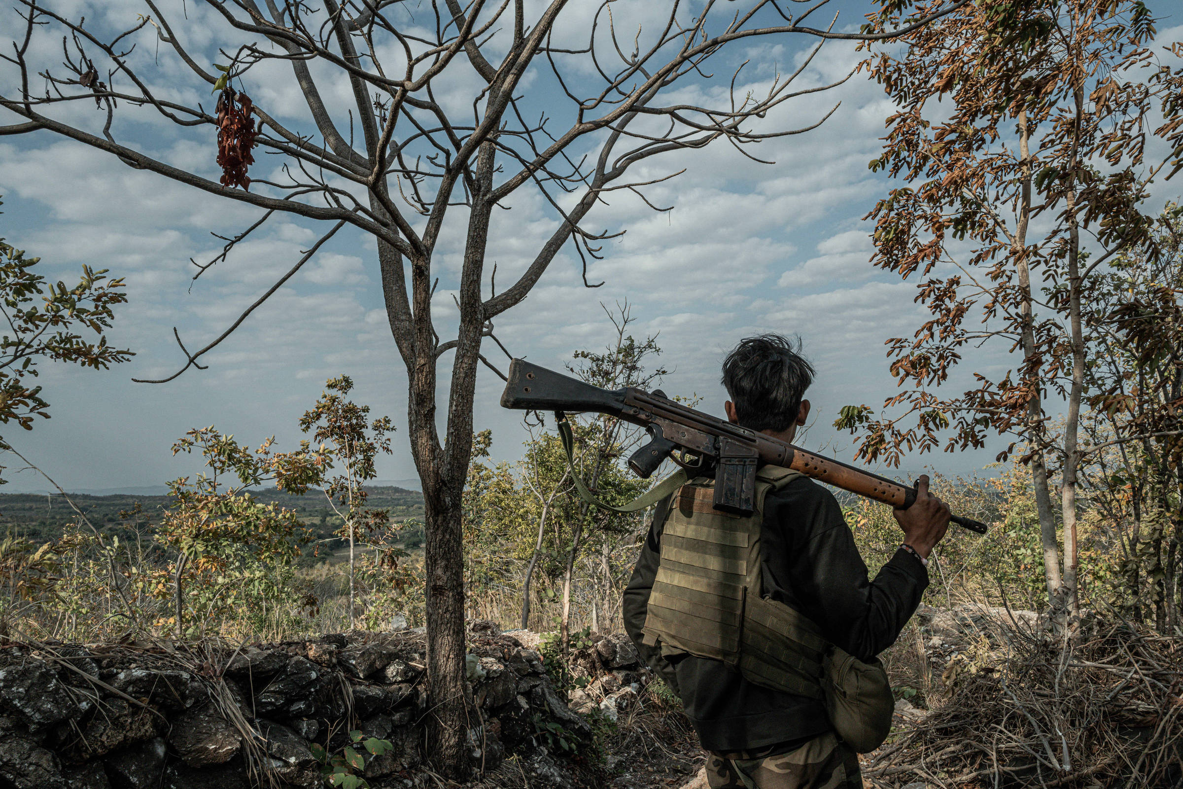 Mianmar enfrenta colapso: a guerra civil esquecida que devasta a nação asiática