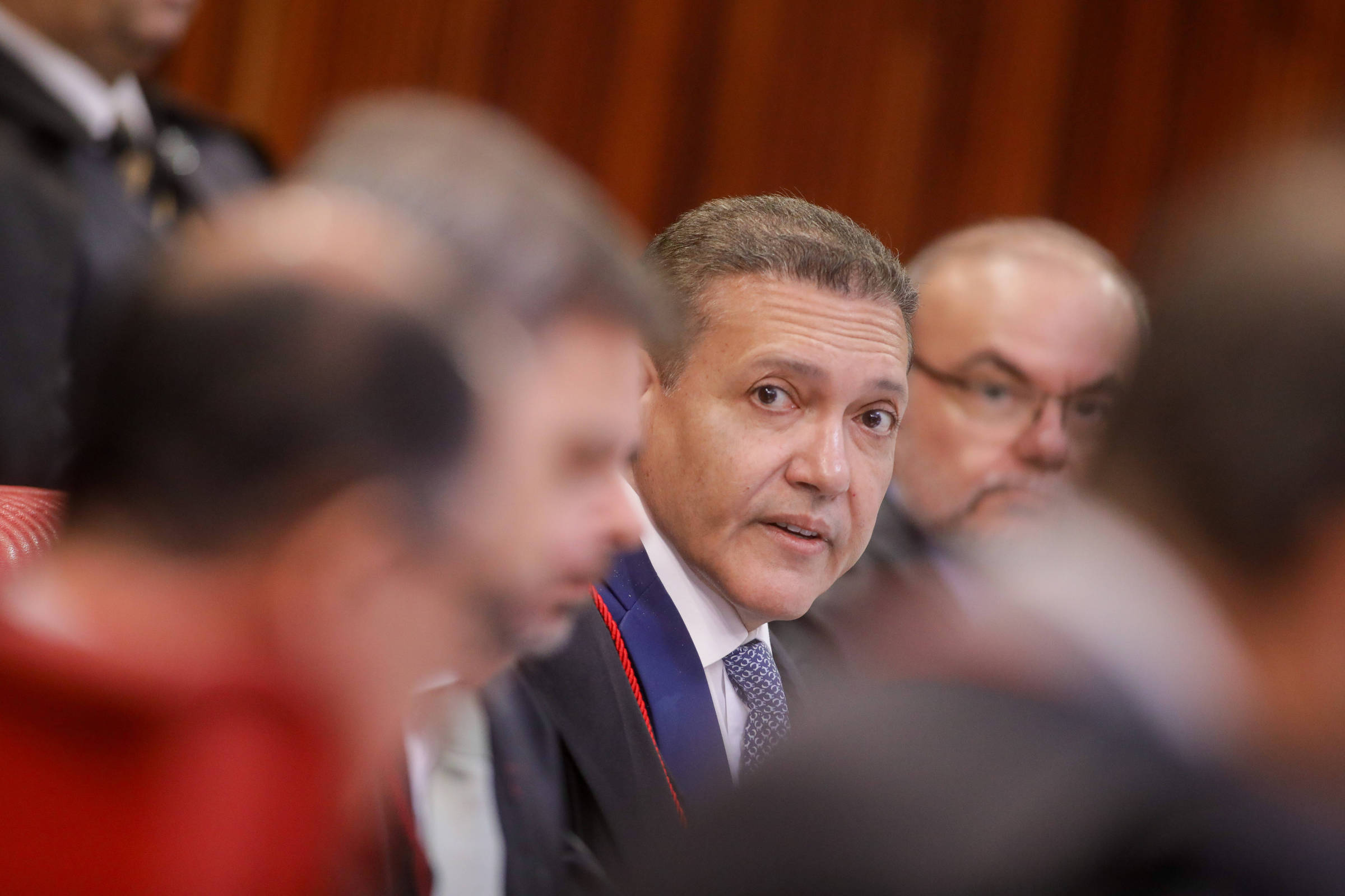 Ministros do STF avaliam guinada de Flávio Bolsonaro sobre urnas; Kassio minimiza comparação