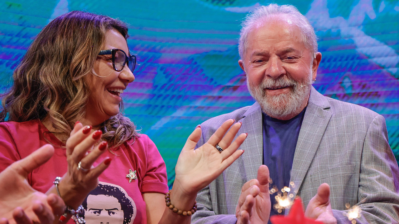 Gastos com hotéis e móveis levam gestão Lula a patamar recorde no cartão corporativo