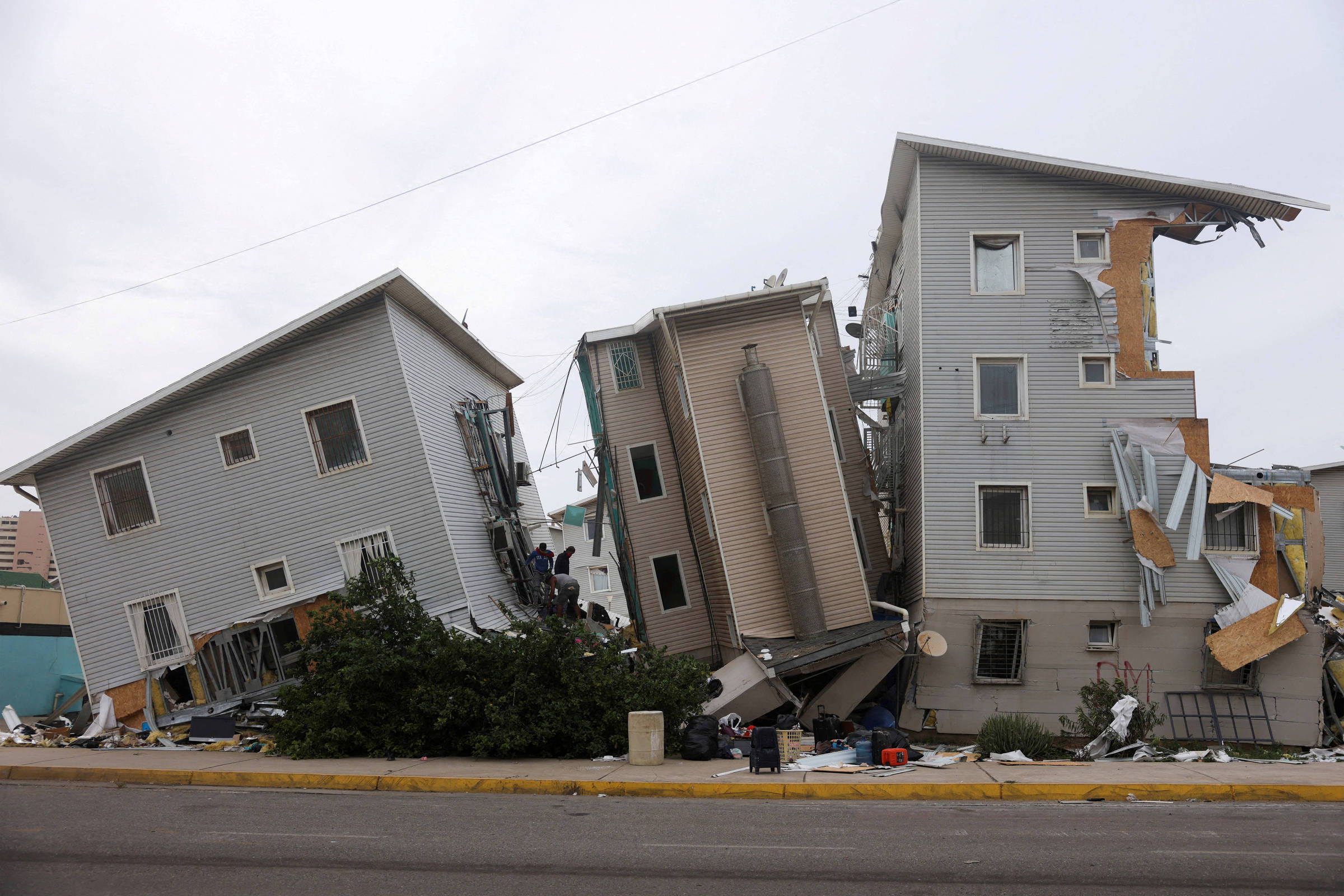 Terremotos causam quase R$ 100 bilhões em danos à Venezuela, aponta Banco Mundial.