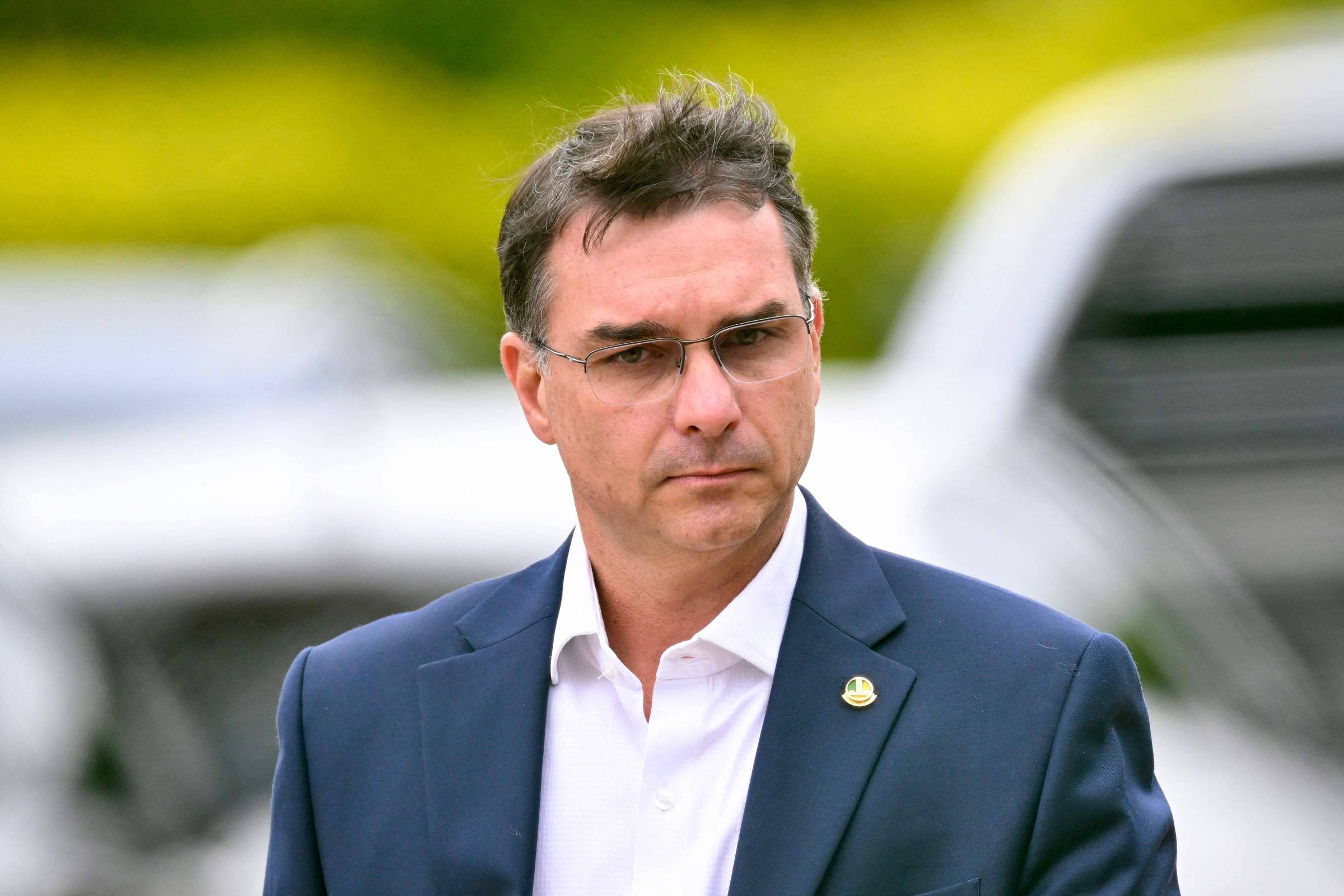 Crise na campanha: Flávio Bolsonaro chega fragilizado à convenção em São Paulo