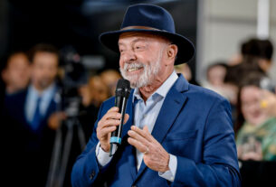 Lula é multado pelo Tre-sp por propaganda eleitoral antecipada em evento oficial