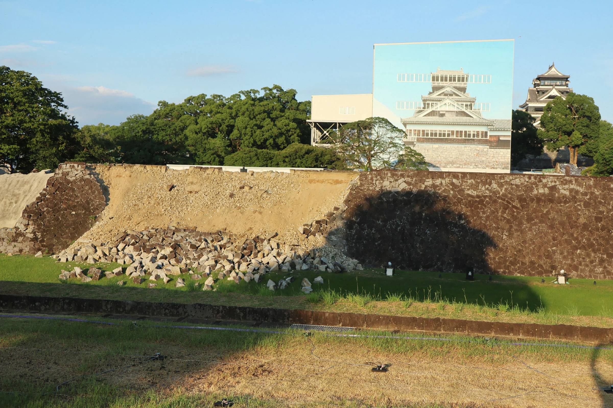 Novo terremoto no Japão derruba muralha histórica do Castelo de Kumamoto