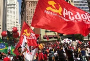 Pcdob formaliza aliança com candidatura de Lula para a presidência