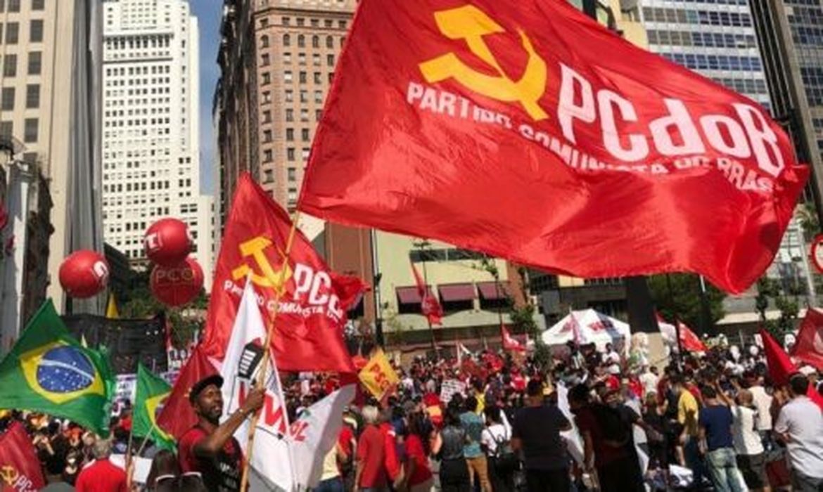 Pcdob formaliza aliança com candidatura de Lula para a presidência