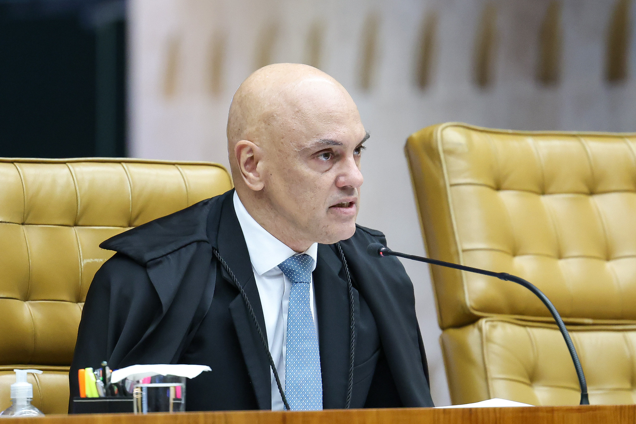 Uso de inteligência artificial coloca candidatura de Flávio Bolsonaro sob análise do STF