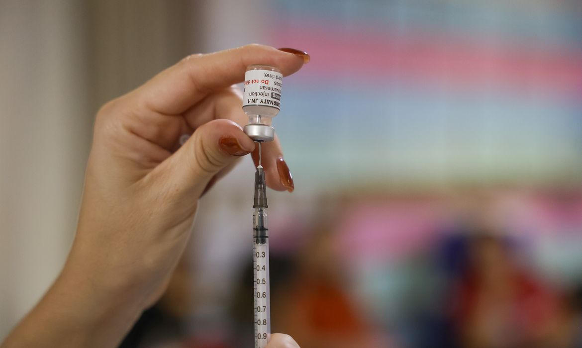 Vacinação contra HPV reduz pela metade a prevalência do vírus em jovens brasileiros