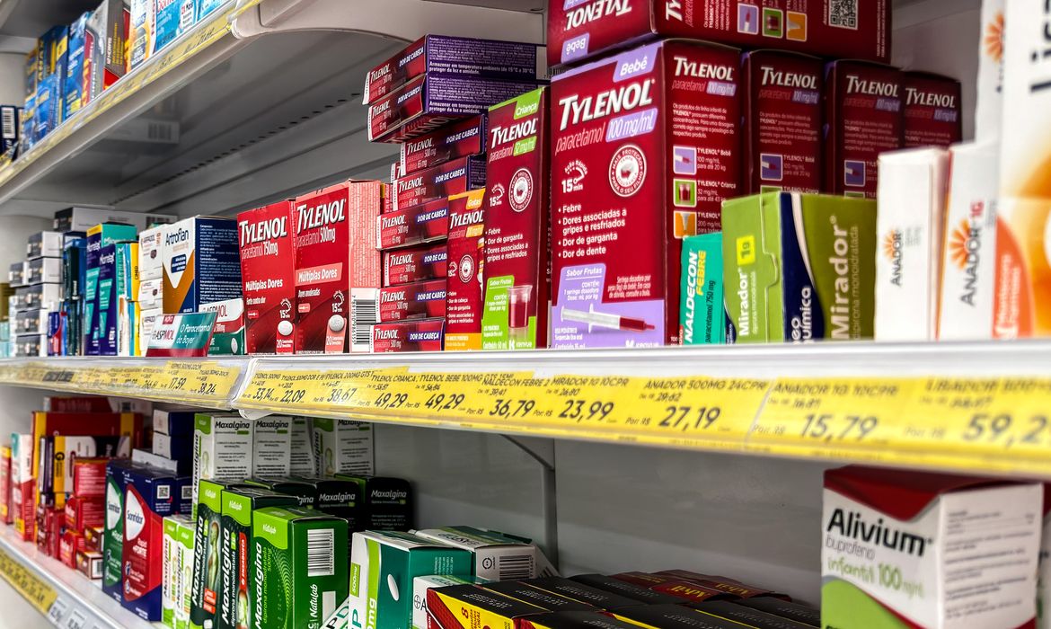 Venda de medicamentos em máquinas automáticas é alvo de apuração do Ministério Público em São Paulo