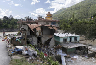 Ajuda dos EUA ao Nepal sobe para US$ 3,6 milhões enquanto mortes passam de 800