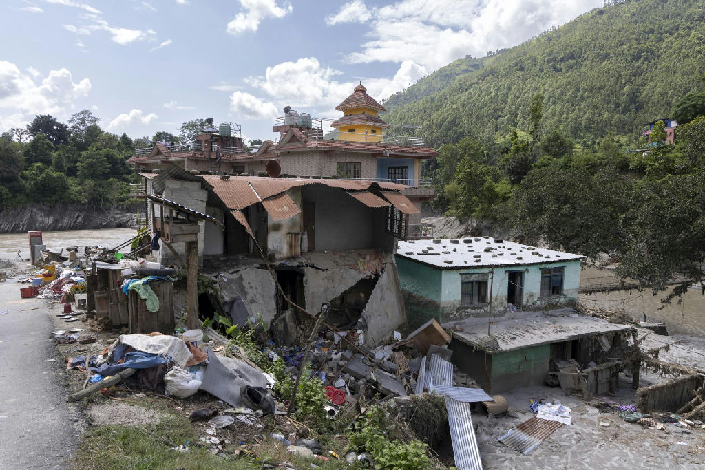 Ajuda dos EUA ao Nepal sobe para US$ 3,6 milhões enquanto mortes passam de 800