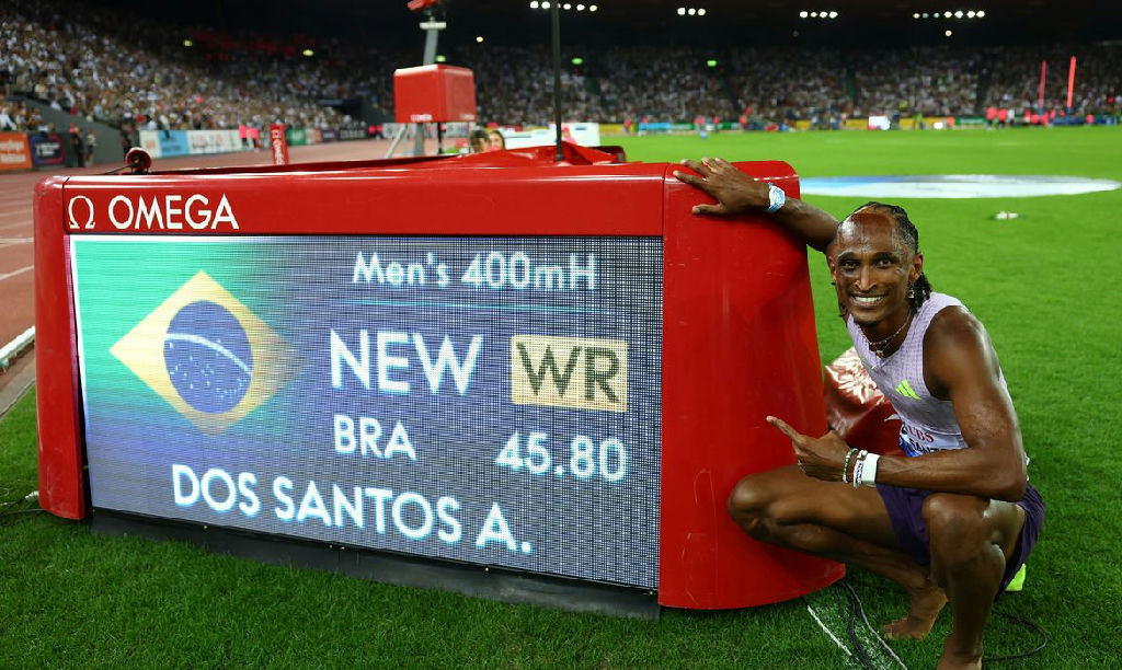 Alison dos Santos faz história em Zurique e supera recorde mundial de Warholm nos 400m com barreiras
