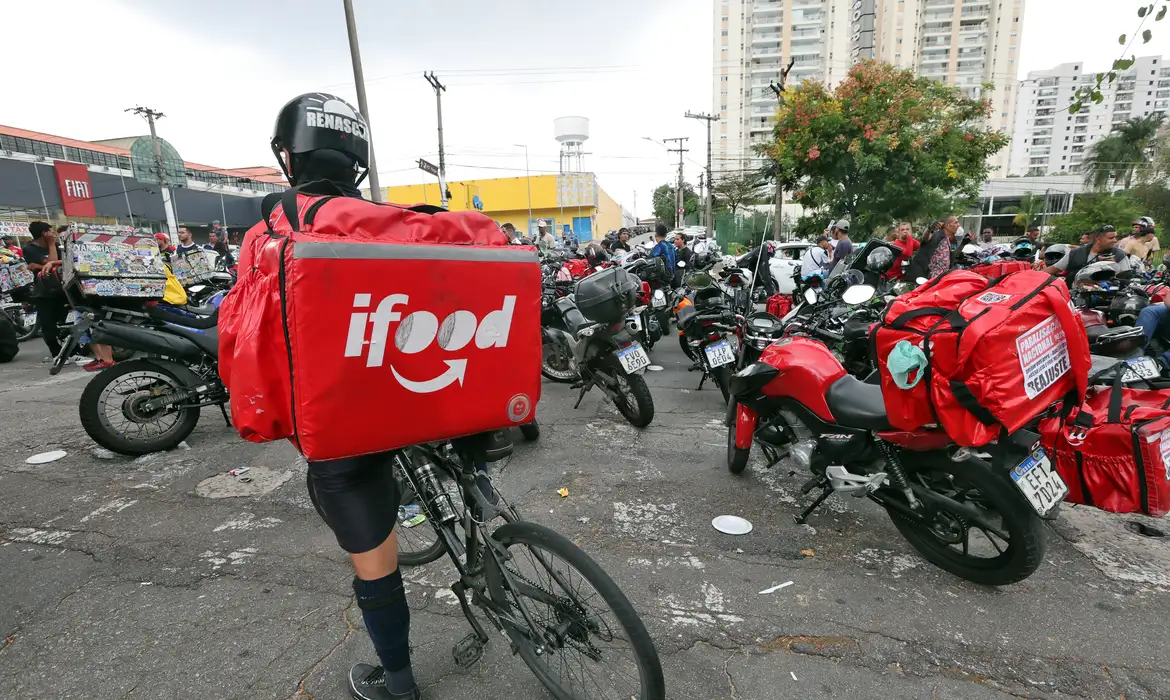Anvisa revoga proibições e abre caminho para venda de medicamentos em plataformas digitais