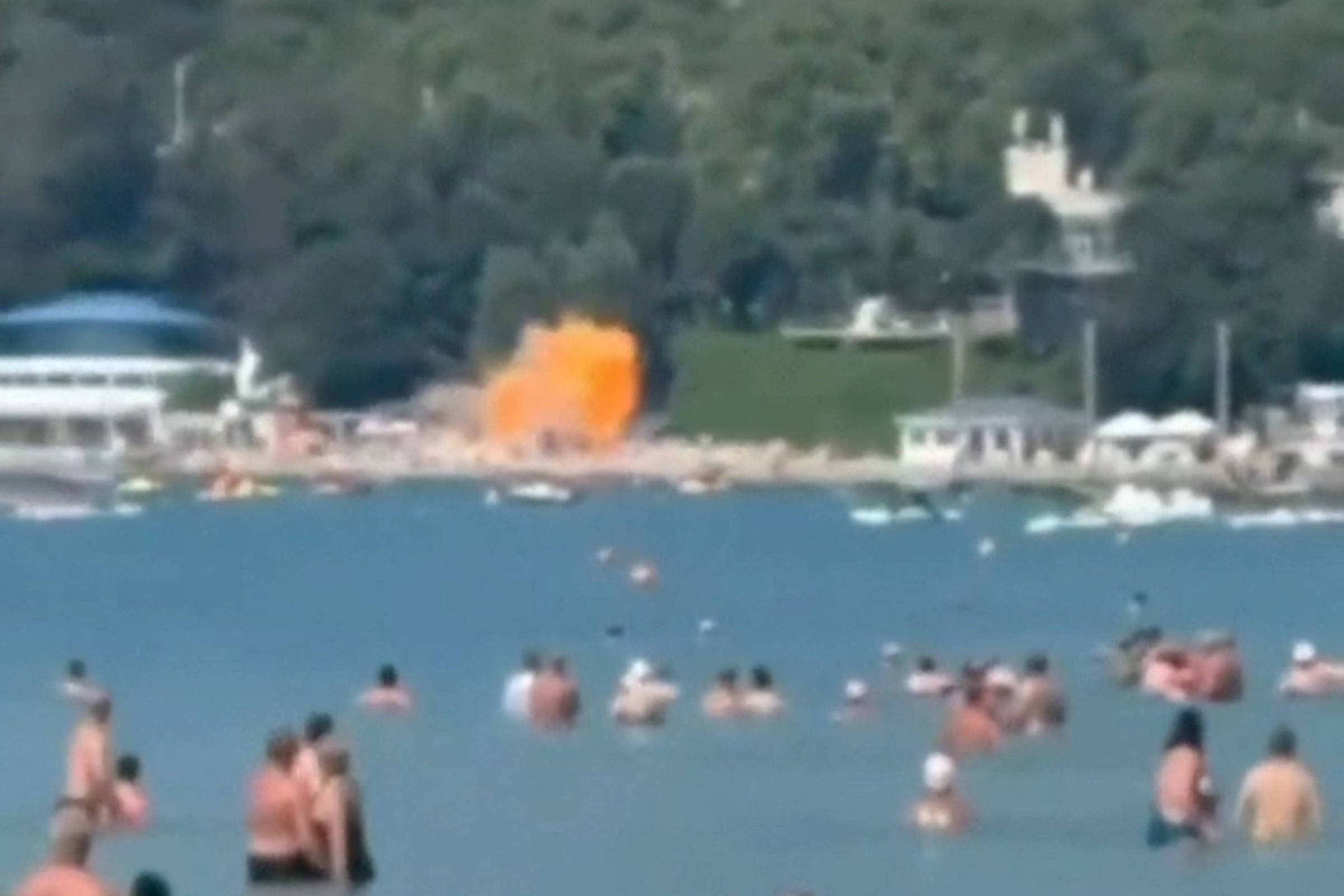 Ataque ucraniano em praia russa mata civis e agrava tensão no Mar Negro
