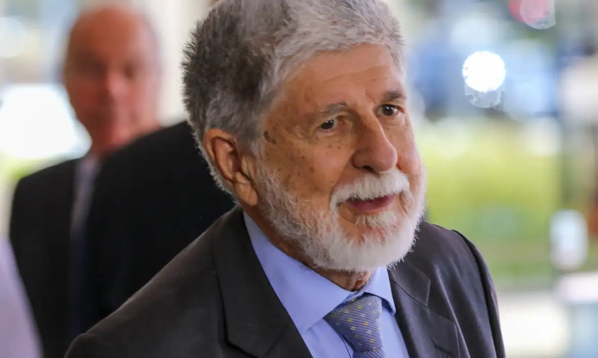 Atritos Brasil-eua: oposição e Celso Amorim confrontam visões na Câmara
