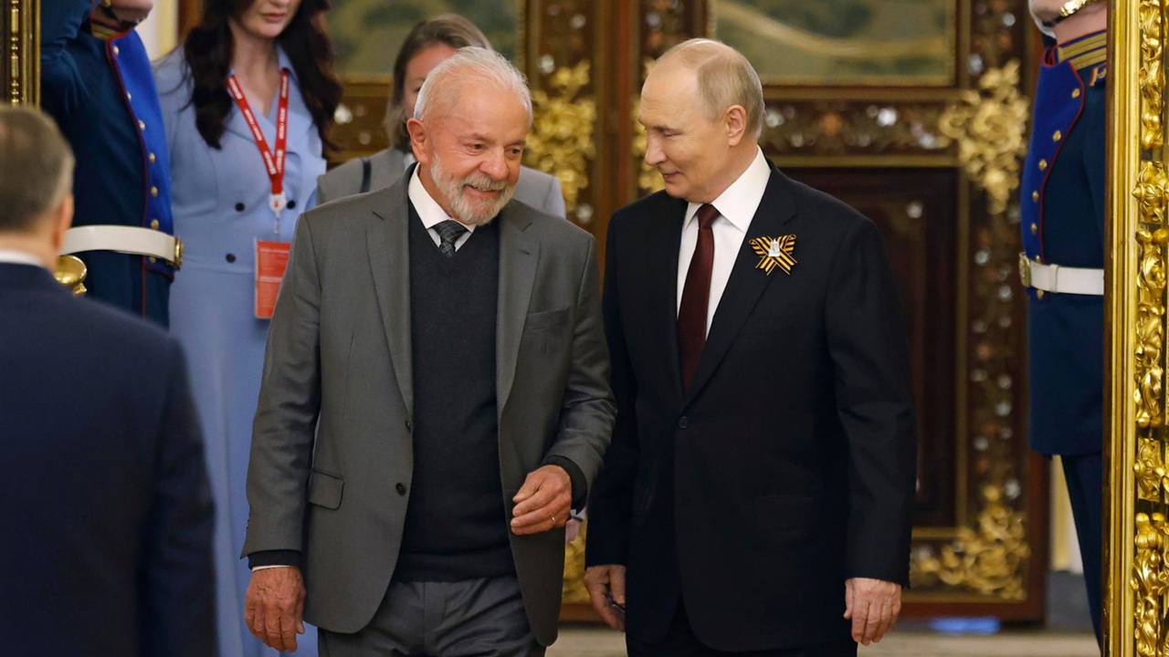 Brasil abre portas estratégicas da Marinha para assessor de Putin em visita de alto nível